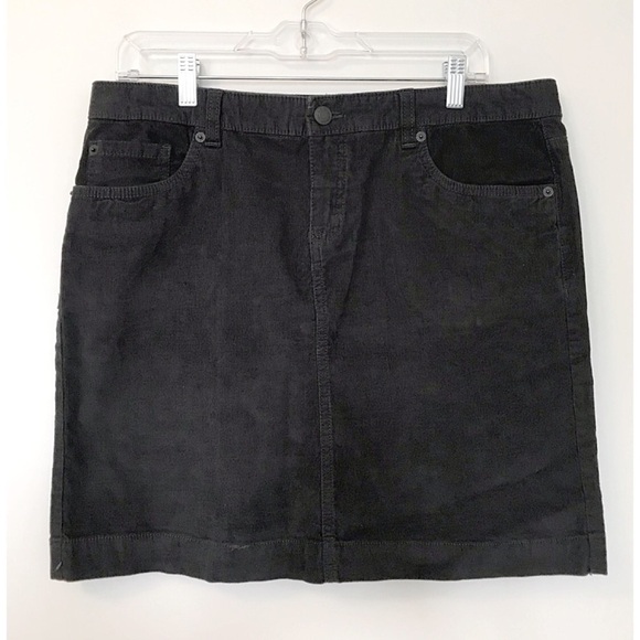 G.H. Bass & Co. Dresses & Skirts - G. H. BASS & CO Sz 8 Gry 5 Pckt Cord Stretch Skirt